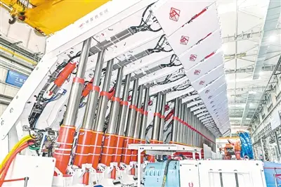 全球首套常水支架及智能成套系統(tǒng)在鄭下線